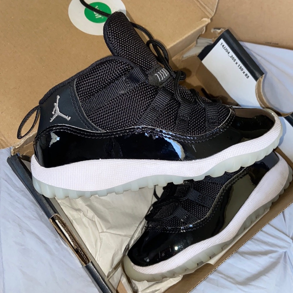 Jordan retro 11s (TD) size 9c